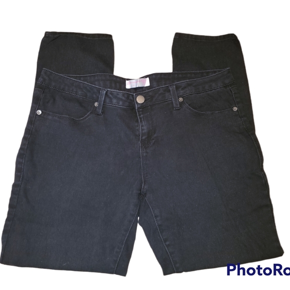 No Boundaries Jeans - Picture 5 of 9